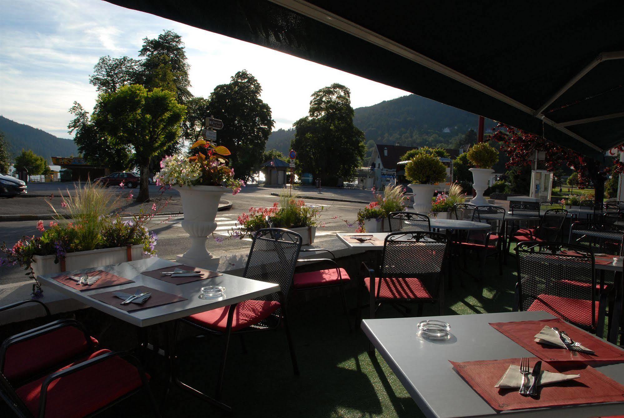 Hotel De La Paix Gerardmer Ngoại thất bức ảnh